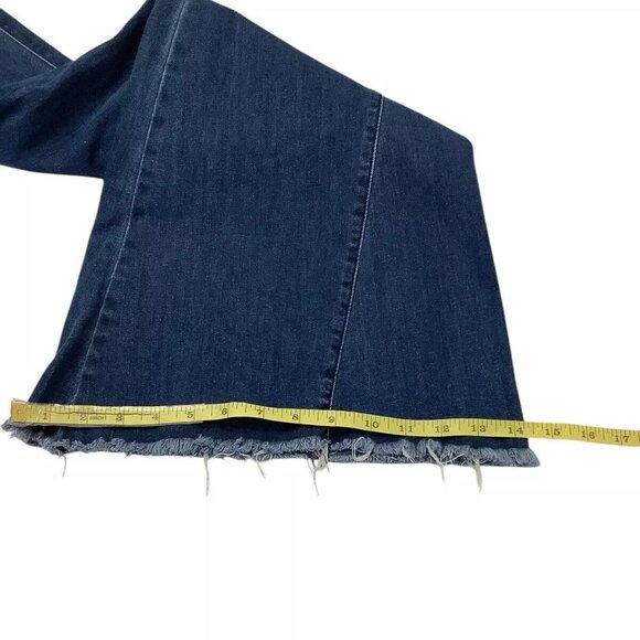 NWT YMI Jeans Gigi High Rise Fit To Twisted Flare Frayed Blue Womens Size 5/27 - Picture 8 of 9